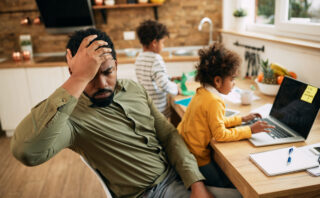 Toenemende druk op ouders in 2025 - druk gezinsleven en opvoeden